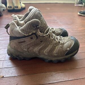 RedHead Hiking Shoes